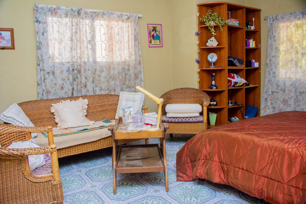 product-name:Fully furnished 6-bedroom 2-storey house | Kerr Sering Bijilo , supplier-name:Gamrealty Rea-estate