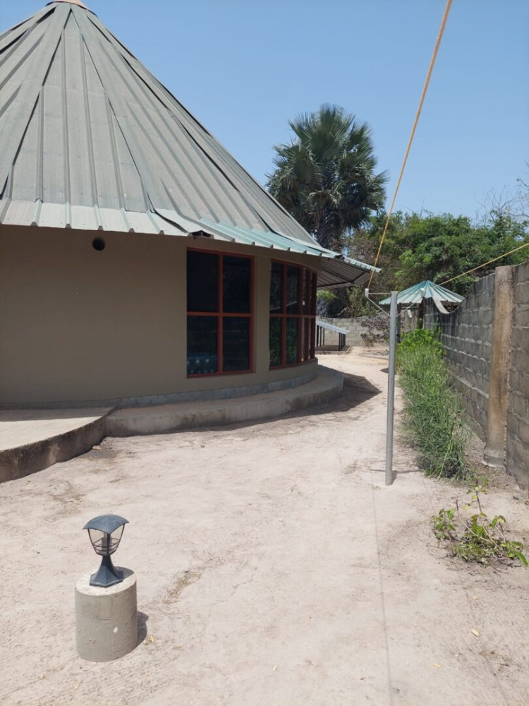 product-name:Luxury Roundhouse Near Beach For Sale | Sanyang – Kendingsabel , supplier-name:Gamrealty Rea-estate